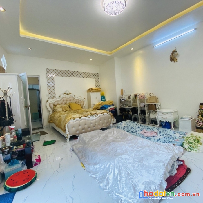 Bán nhà hxh lạc long quân - quận 11, dt 5 x10, 4 tầng, 4pn gía 6.8 tỷ