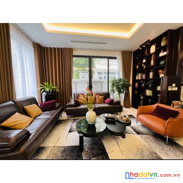 Bán bt hàm nghi, nam từ liêm. 150m2, gần cv, lô góc, full nội thất, yên tĩnh, giá 35 tỷ.