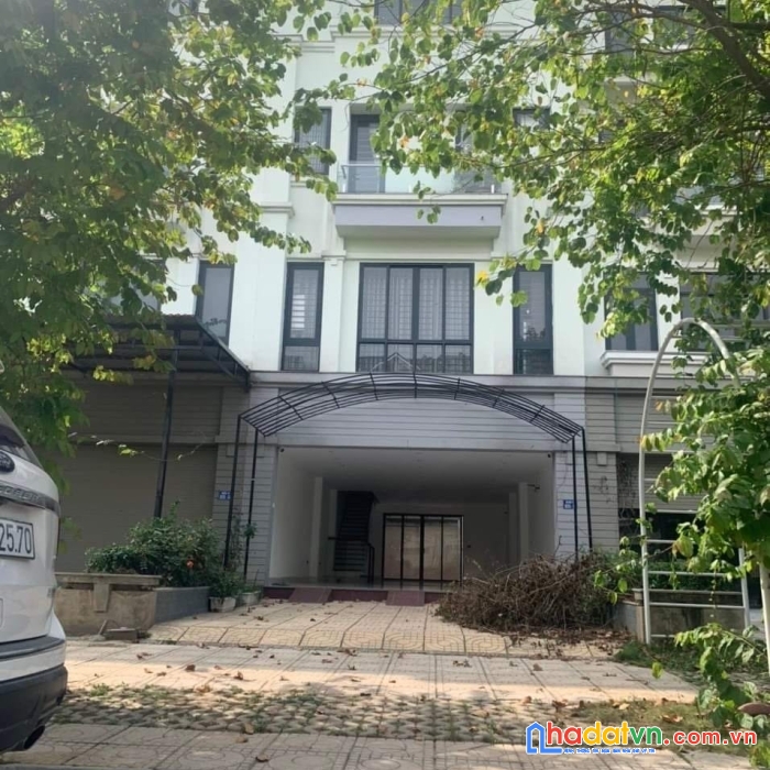 Bán nhà vườn geleximco 144m2 đường đôi 19 tỷ 0909858789