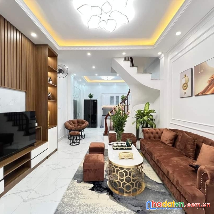 Bán nhà phố nguyễn chính, hoàng mai, nhà đẹp ở luôn, ô tô đỗ cửa, 35m, 4 tầng, giá 4.75tỷ