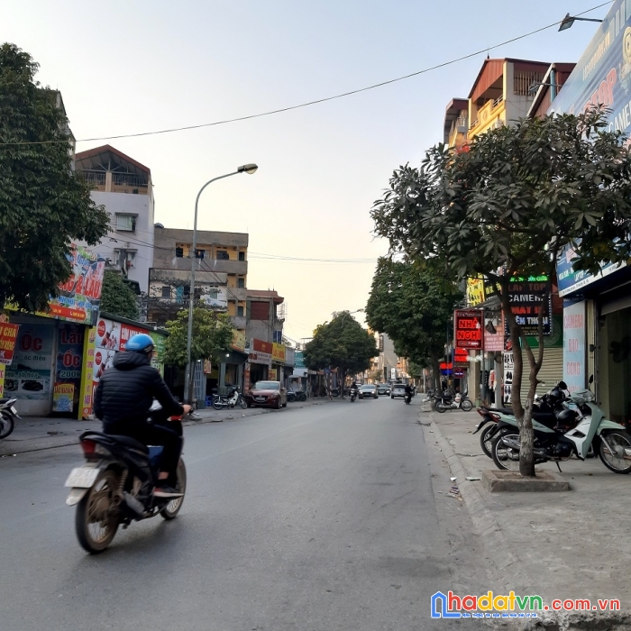 Đất mặt cửu việt 1 2, trâu quỳ, gia lâm. dt 50 - 100m2, cạnh hvnn, đường 8m. lh 0989894845.