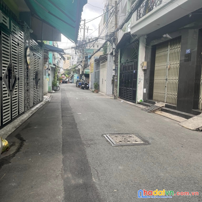 Nhà lạc long quân-tân bình-hẻm xe tải-ô tô vào nhà-không lộ giới-66m2-4,7x14--nhỉnh 6 tỷ.