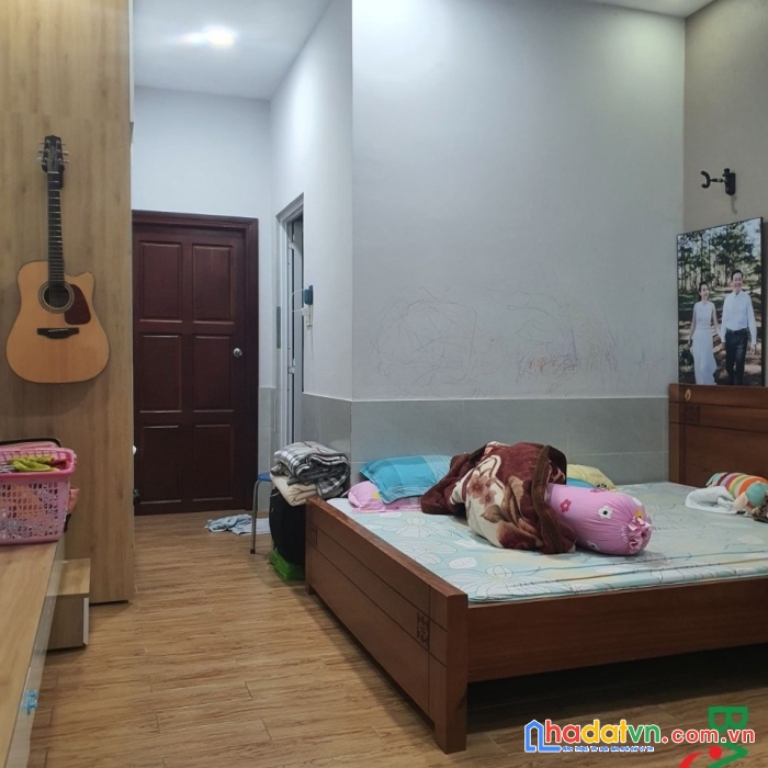 Bán nhà  phường tân hiệp, khu gia viên, dt 100m2 shr, cách đồng khởi 100m.