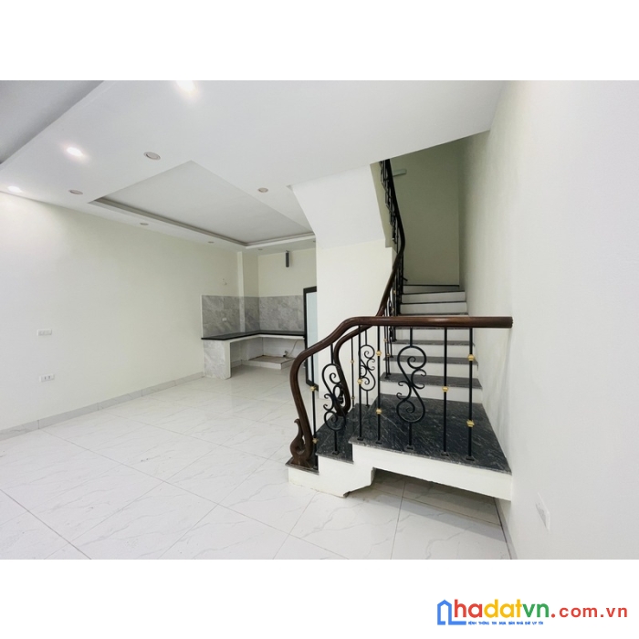 Bán nhà 3 tầng tại đản dị, uy nô. khu trung tâm huyện, cạnh nhà văn hóa mới, bệnh viện, chợ, giao