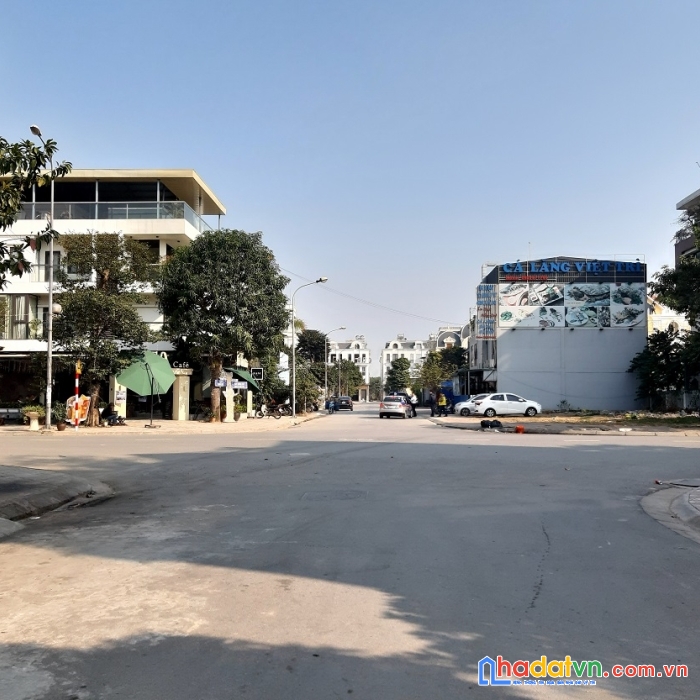 230922 bán đất trâu quỳ, gia lâm, hà nội. 188m2. đường rộng 15m có vỉa hè, kd tốt. lh 0926782459.