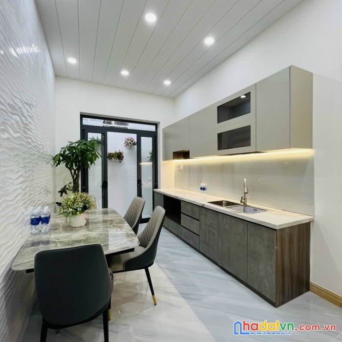 Nội thất đẹp, đinh tiên hoàng, 3.2 x 14m, 3 lầu, 4pn, bình thạnh