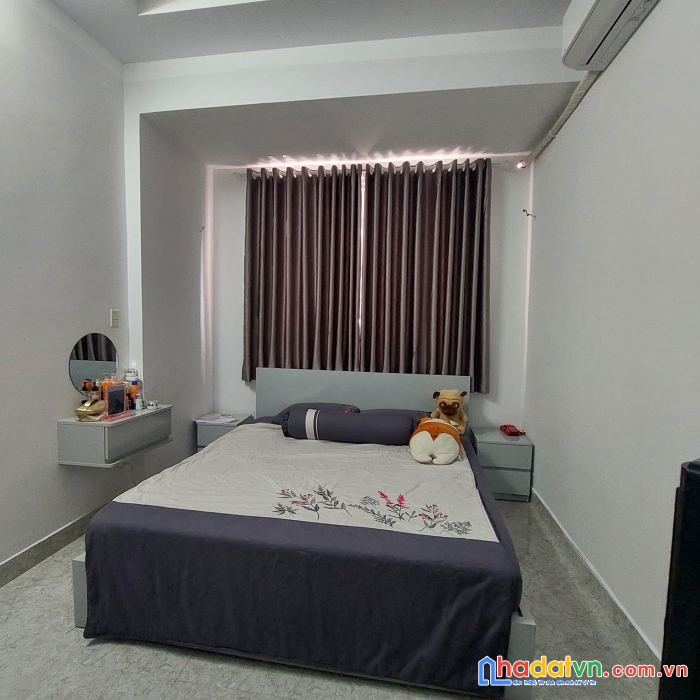 Nhà đẹp 3 tầng ở ngay gần chợ bình triệu - 3.95 tỷ.