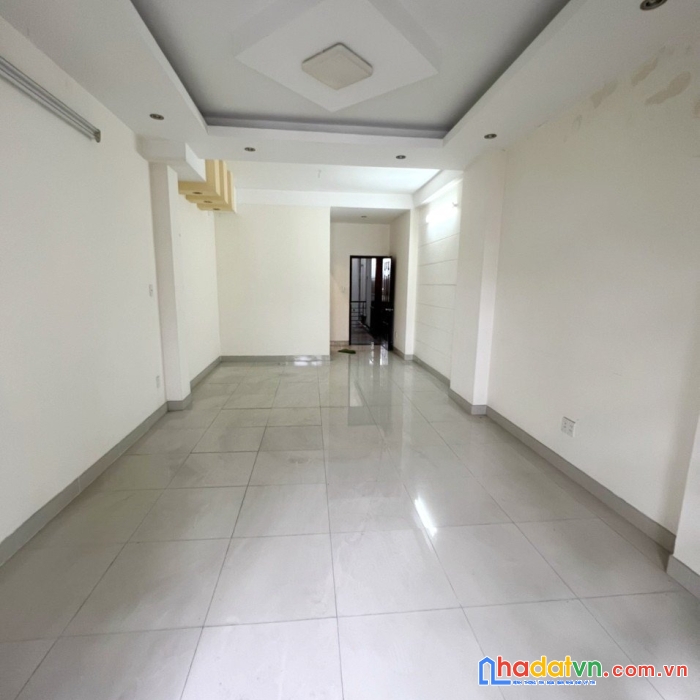 Cho thuê nhà mặt tiền đường nguyễn trãi 8 tầng phường 3 quận 5