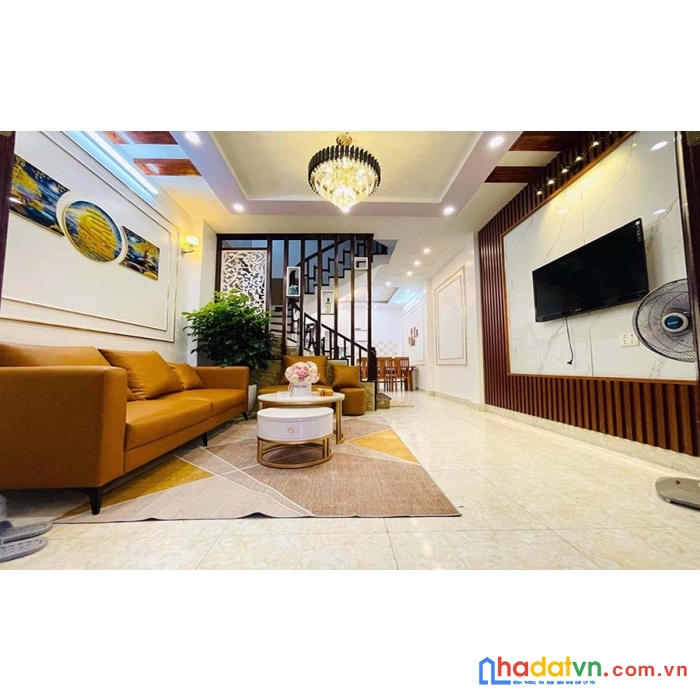 Bán gấp nhà đất gần mặt đường quan thổ 1,đống đa,giá hơn 4 tỷ,42mx5t,2 thoáng,ở rất có lộc