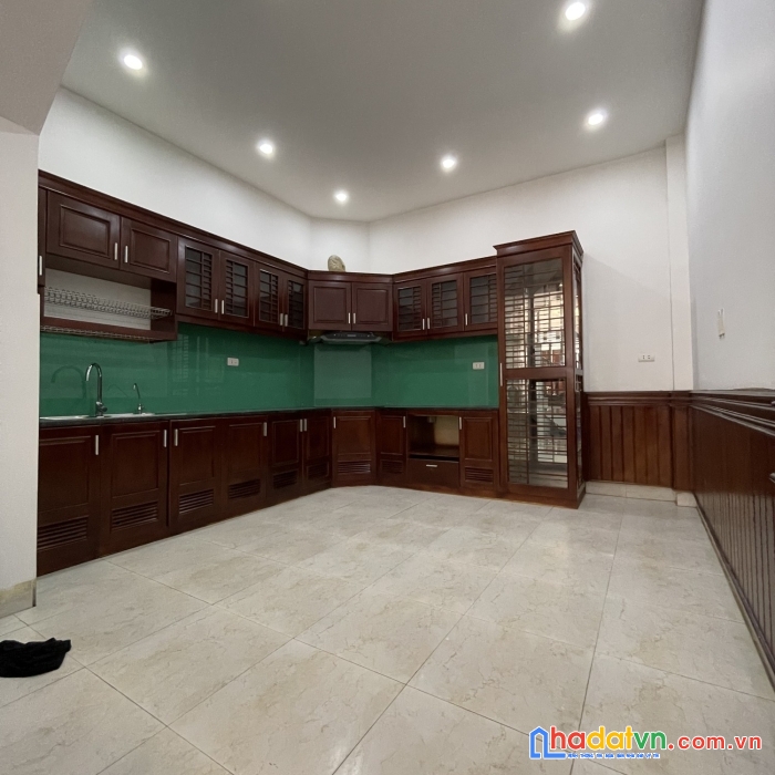 Nhà đại mỗ ô tô đỗ cổng 39m2  4t mt 5.4m 3.9 tỷ