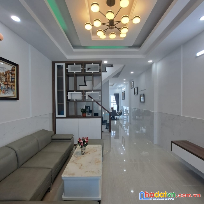 Nhà mới, đẹp ở ngay. ô tô ngủ trong nhà, full nội thất nhỉnh 6 tỷ