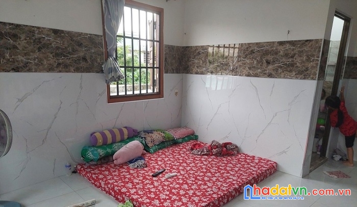 Bán rẻ căn nhà 3 tầng 2 mặt tiền yên khê 2 giá 3,x tỷ