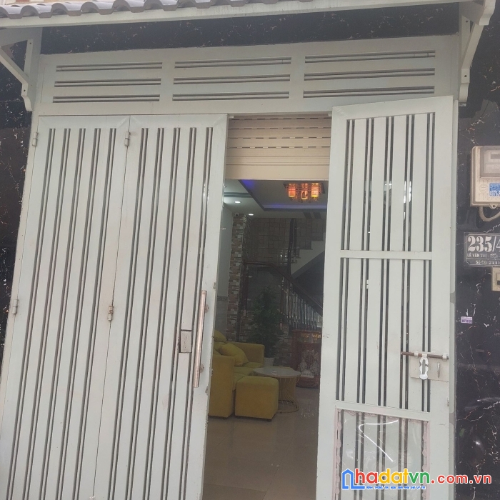 Hẻm xe ô tô lý thuyết thẳng  một trục  lê văn thọ nhà mới sạch, chắc chắn.