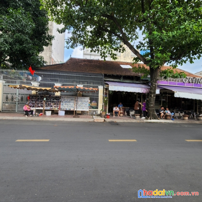 Mt 63 hồ xuân hương, phường 6, quận 3., 12x20m, gpxd hầm 8 lầu