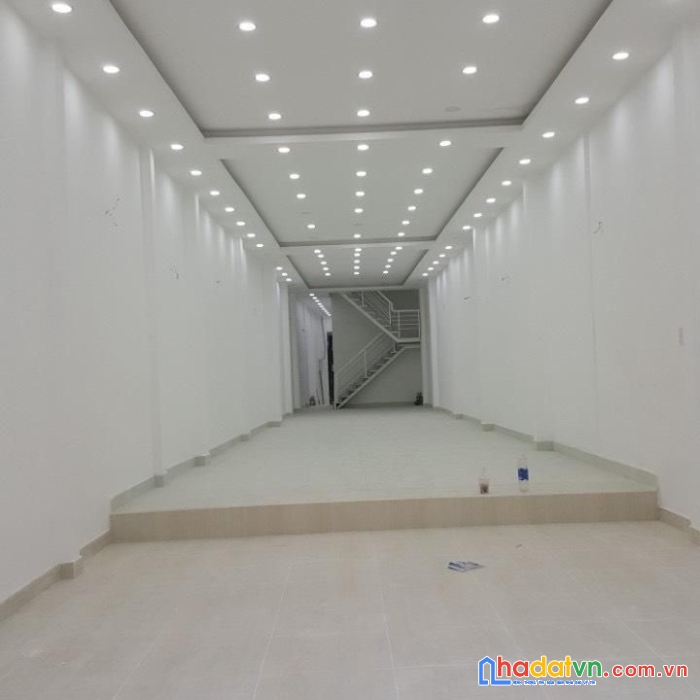 Bán nhà mặt tiền lê văn sỹ - phú nhuận. dt 4.3 x 26, 2 tầng giá 33.5 tỷ.