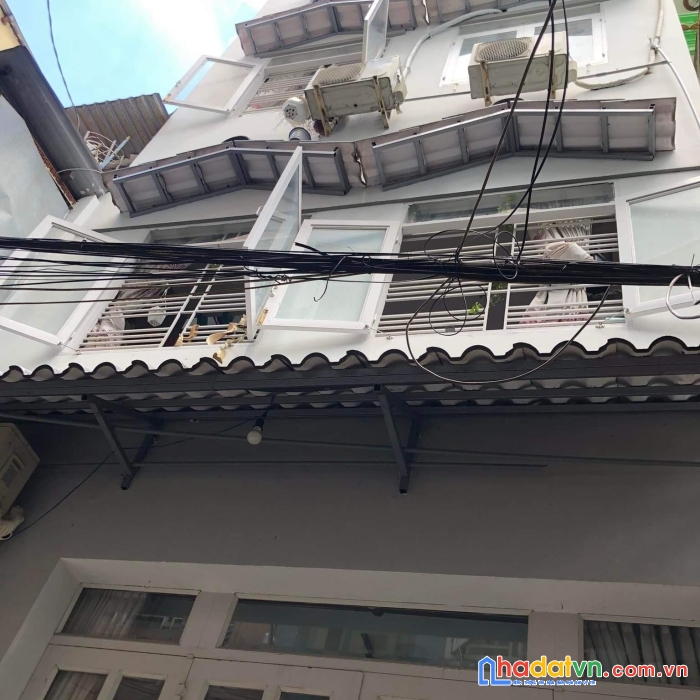 Bán gấp nhà công viên hoàng văn thụ, 3 tầng đẹp, giá 3,5 tỷ.