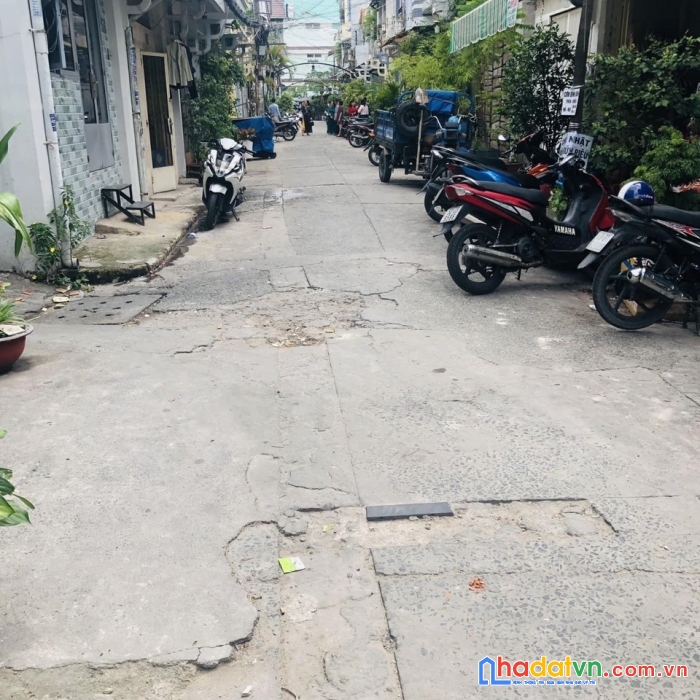 Bán nhàmặt tiền  diên hồng sát chợ bà chiểu  5 tầng btct- 7 phòng, 7wc - dòng tiền 20tr/tháng.-sổ