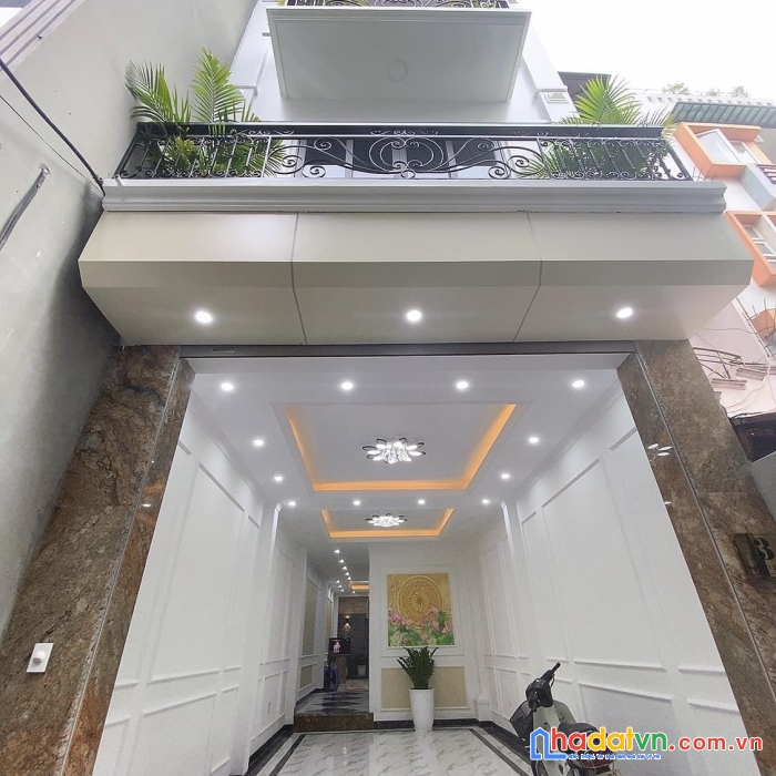 Chân dài mặt ngõ giáp bát- ô tô- kd- thang máy-thoáng trước sau- nhà mới !!! 

diện tích: 77m2*6
