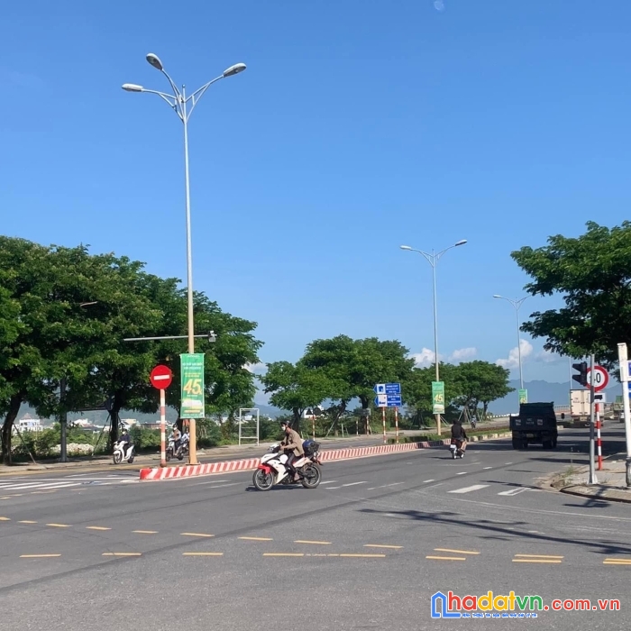 Hiếm – hiếm mặt tiền võ chí công, đoạn vừa qua cầu nguyễn tri phương giá siêu rẻ.