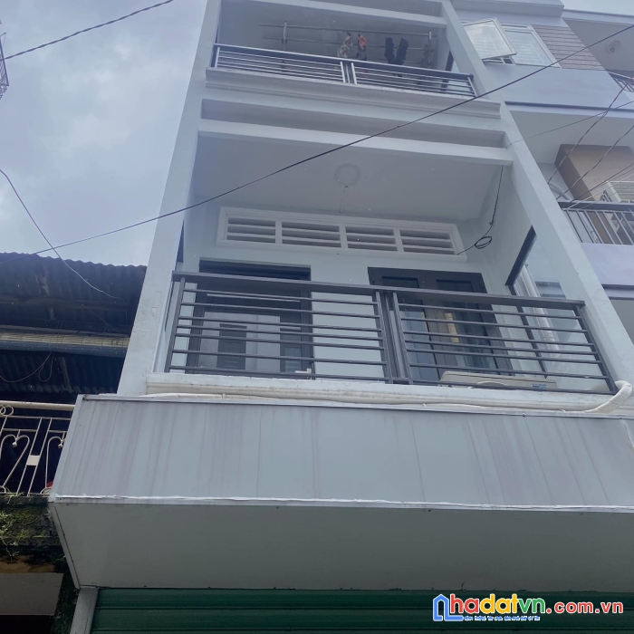 Bán nhà mặt tiền bình tân, ấp chiến lược , dt 4 x 11 , 2 tầng nhỉnh 6 tỷ