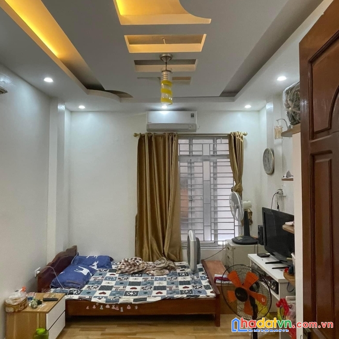 Bán nhà cầu diễn, bắc từ liêm, 5 tầng x 42m2, đủ nội thất, nhỉnh 2.9 tỷ.