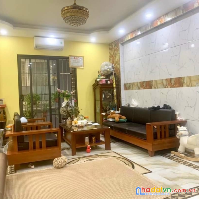 Quá hot ! ngọc thụy, long biên, 37m, 5 tầng, ô tô tránh, thông ra trục 40 nối hồng tiến, 4,9 tỷ