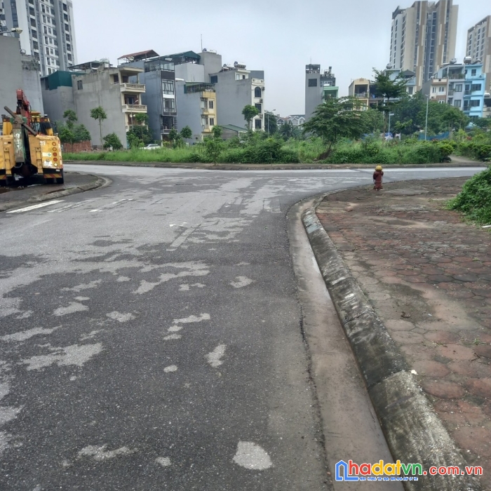 Cân bán nhanh 30m đất khu tdc giang biên, long biên, đường 10m ,vỉa hè rộng, kd, 4,05 tỷ