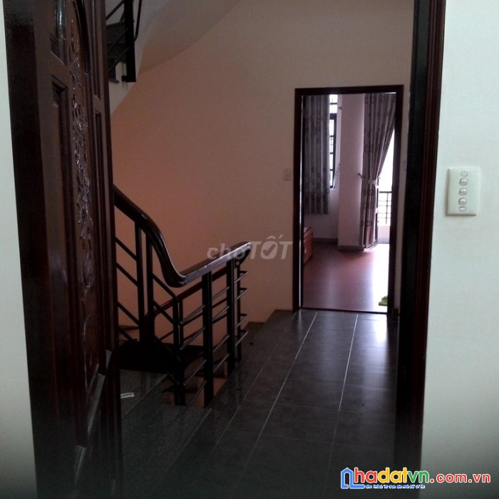 Cho thuê hẻm ô tô đường d3 p25 bình thạnh 23tr ngang 5 dài 15