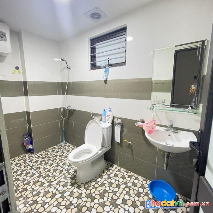 Giải phóng ô tô đỗ, lô góc 30m2, thoáng sáng 4 tầng ở sướng chỉ 1,85 tỷ.