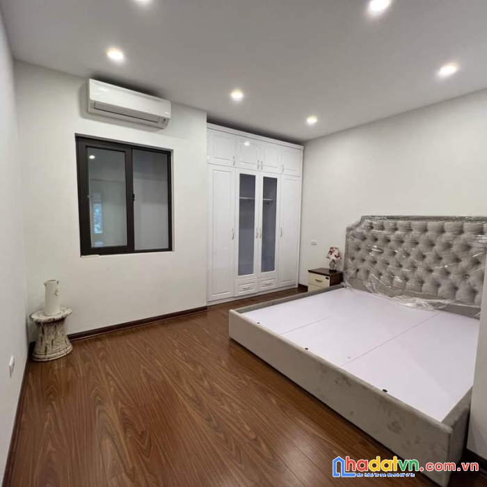 Bán nhà ngọc thụy 50m, 6 ngủ ôtô đỗ cửa 2 thoáng hơn 4 tỷ
