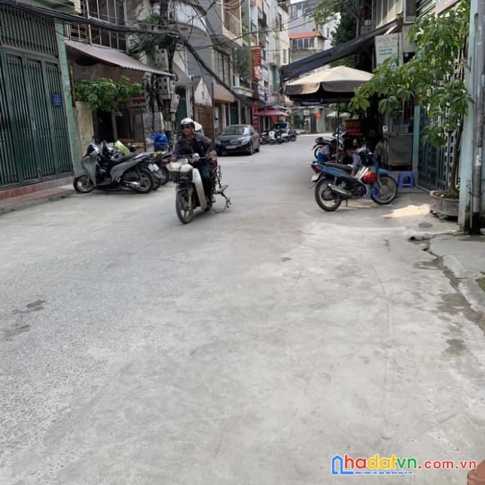 Bán nhà mặt phố thịnh quang-đđ, dt85m2x4t,mt5m, scr2m,7.6 tỷ,sđcc