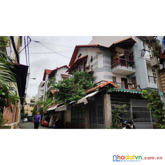 Bán villa 3 mặt tiền, 128m2,  hxh rộng, khu vip an ninh.