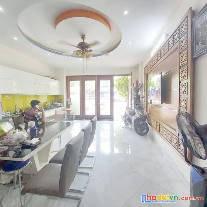 Nhà bãi sậy 80m2 chỉ 6 tỷ, 3 tầng 4 pn, hẻm 4m, ở ngay