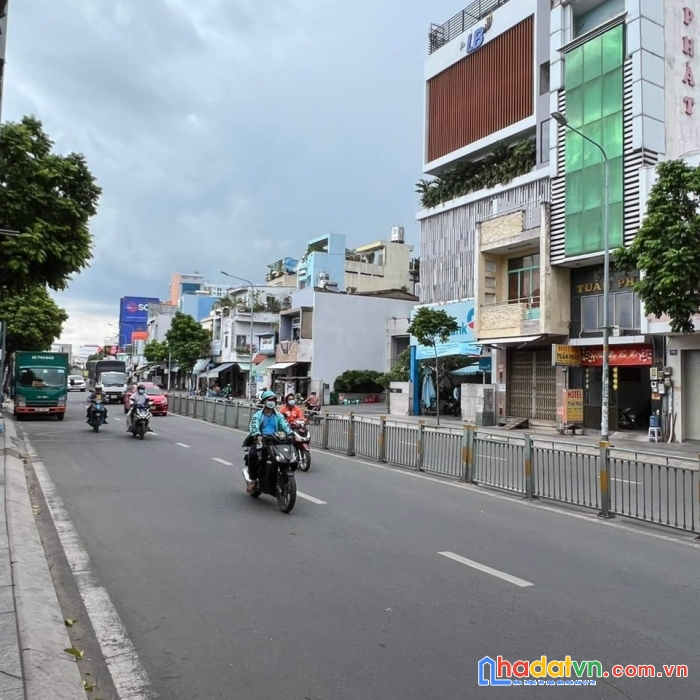 Bán nhà mặt tiền tây thạnh - tân phú. dt 561m2, 2 tầng lầu giá 53.2 tỷ.