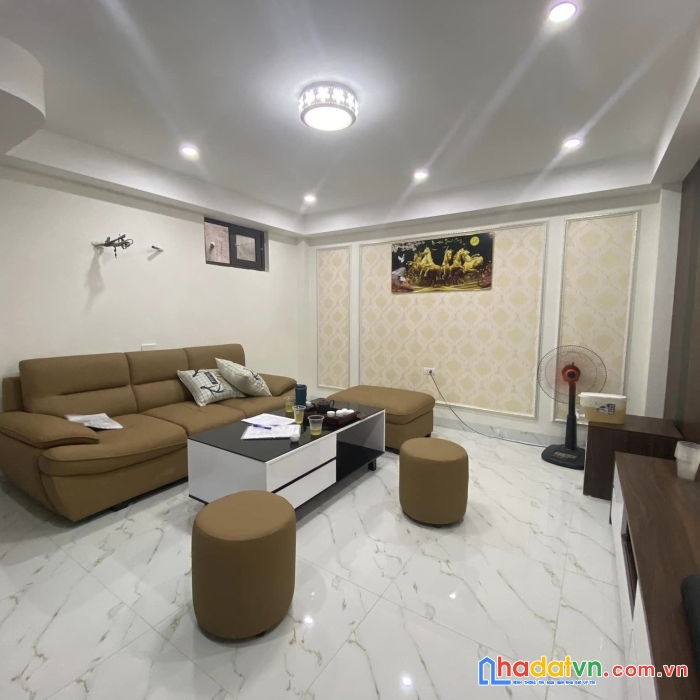 Bán nhà phố bùi xương trạch 36m2 mt: 3.9– 5tầng – giá: 4.6 tỷ