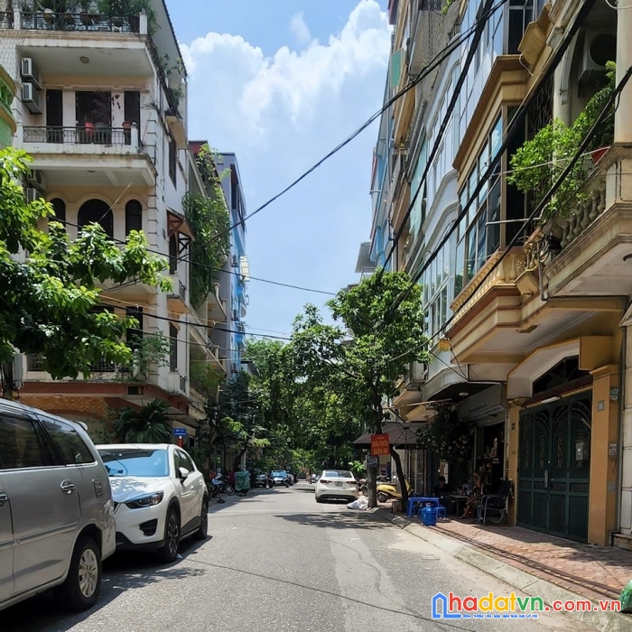 Cạnh chung cư kosmo, phân lô vip, gara, nhà đẹp ở ngay, xuân la, tây hồ