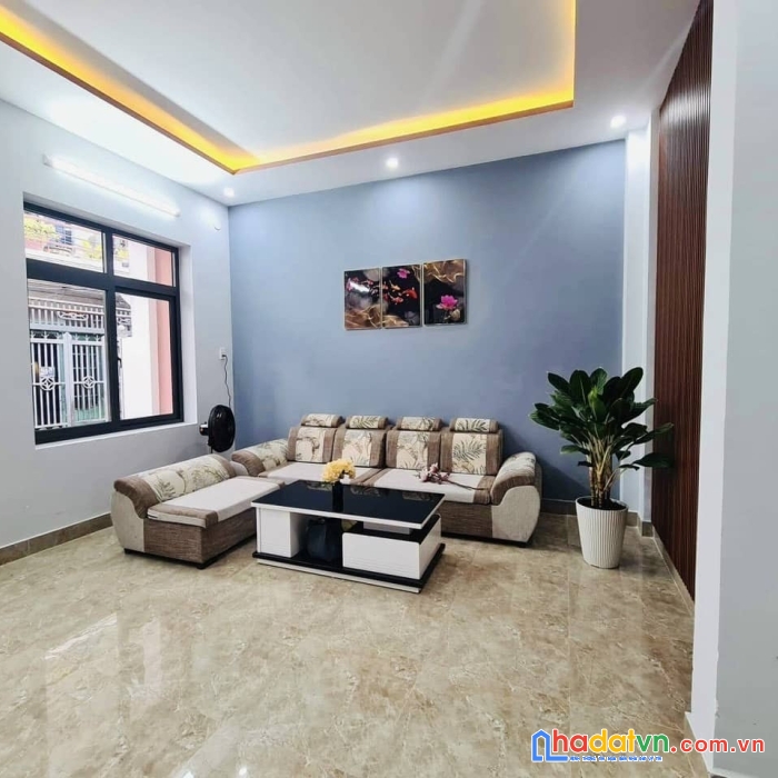 Nhà đẹp 2 mặt kiệt lê độ thanh khê, cách đường  chính 15m.