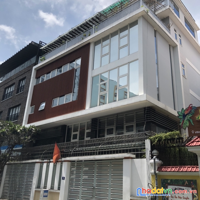 Cần bán gấp toà nhà mặt tiền 08 huỳnh lan khanh, p. 2, quận tân bình.