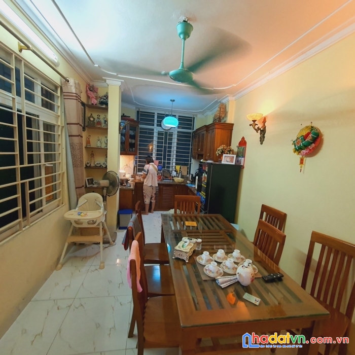 Nhà 6 tầng đội cấn 45m2 lô góc 10m ra phố kinh doanh giá nhỉnh 5 tỷ lh 0799198898
