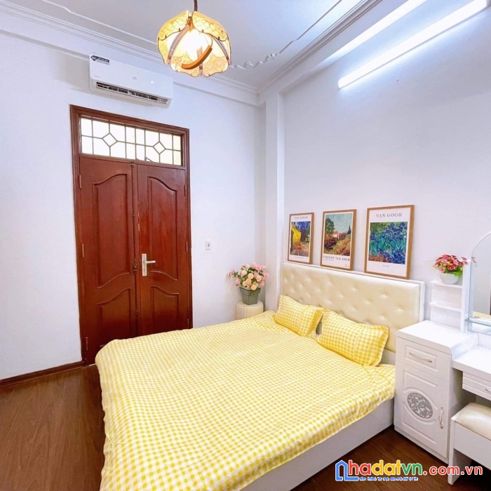 Lô góc giáp nhất, nhân chính, 26m, 5 tầng mặt tiền cực thoáng, ngõ thông kinh doanh, 2.8 tỷ