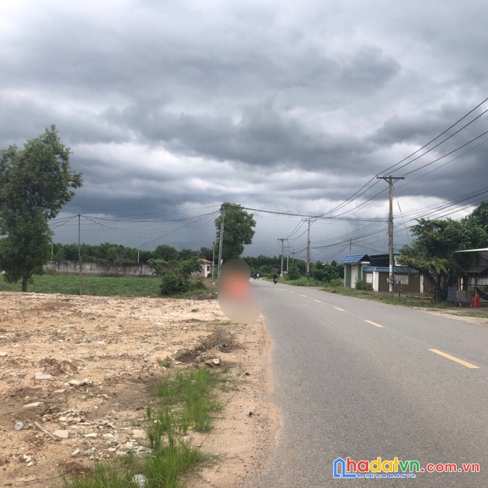 Đất mặt tiền đường tập đoàn 7 chỉ 3xxtr/ m ngang