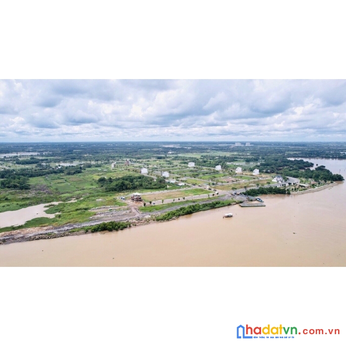 Bán nhà mặt tiền vành đai 3