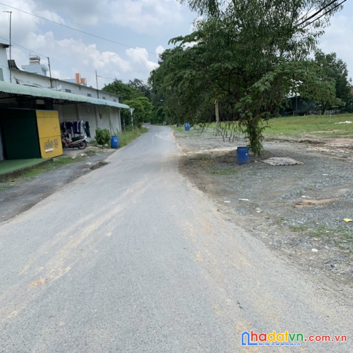 Cần bán lô đất 1ty9x/99,4m2 ngay tl2.