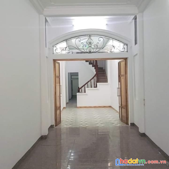 Chính chủ cần bán nhanh căn nhà mặt đường nguyễn công trứ - thôn đoài hạ - ninh phúc- tp ninh bình.