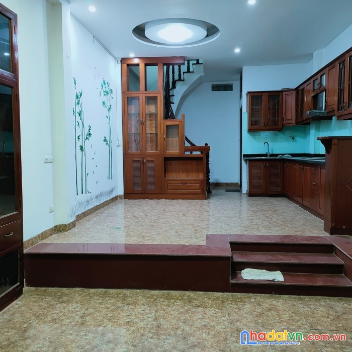 Bán nhà nguyễn trãi thanh xuân 42m 5t mt 5m giá 5 tỷ lô góc, 3 thoáng, gần phố 0928077333.