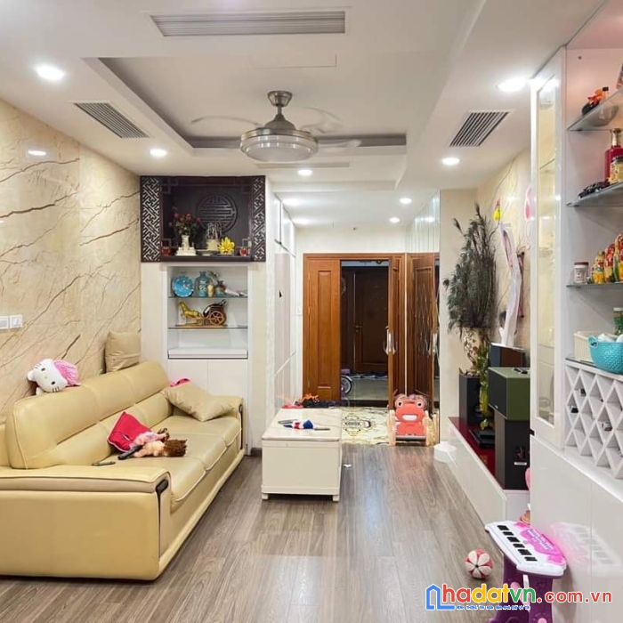 Chủ nhà cần bán nhà phố hoàng mai: 33m2*5 tầng, 3 ngủ, mt 3,2m, an sinh tốt.
