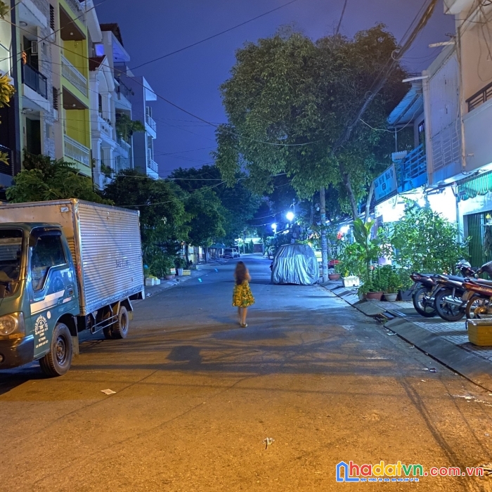 Bán nhà hẻm 8m huỳnh thiện lộc - tân phú. dt 4 x 19, 4 tầng, 5pn giá 9.8 tỷ.