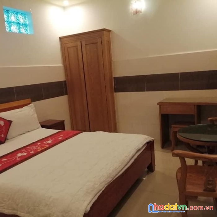 Bán khách sạn mặt tiền bờ bao tân thắng. dt 4.1 x 22, 7 tầng, 19 pn giá 24.8 tỷ.