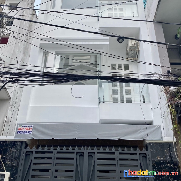 Nhà mới đẹp mặt tiền view công viên