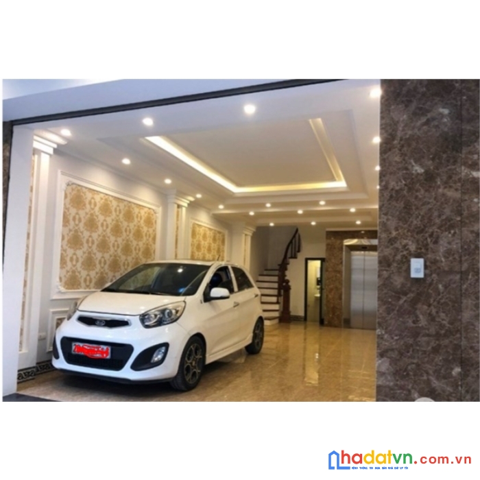 Ô tô trong nhà. 2 tầng, đẹp, full nội thất, giá 3 tỷ, cẩm lệ